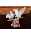 Figura de palomas de porcelana