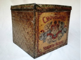 Antigua caja de chocolates